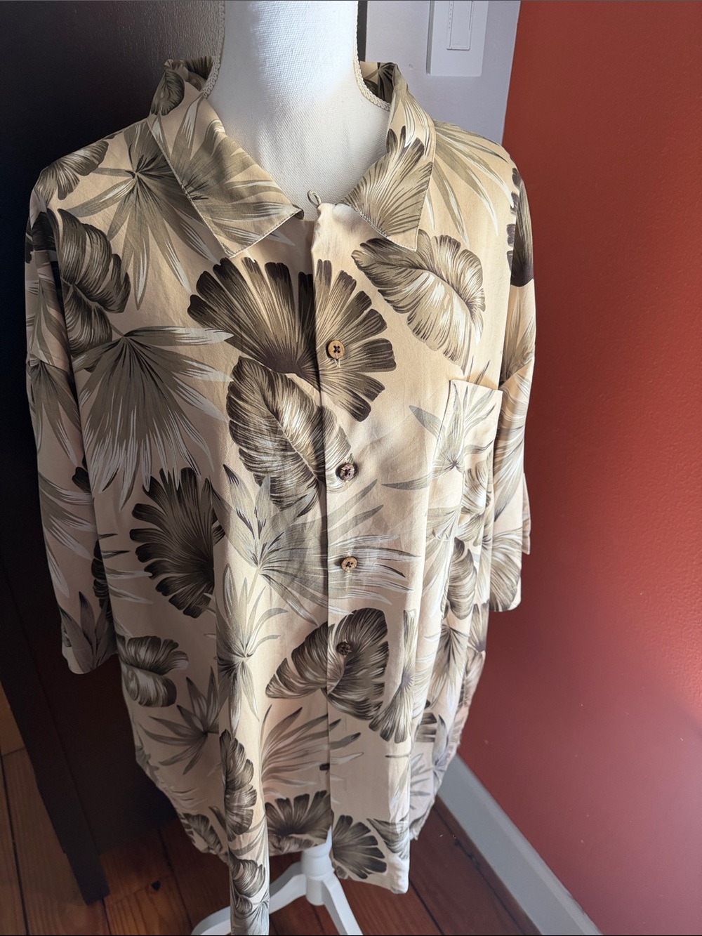 Hilo Hattie Beige Tropical Leaf Print Button-Down Shirt